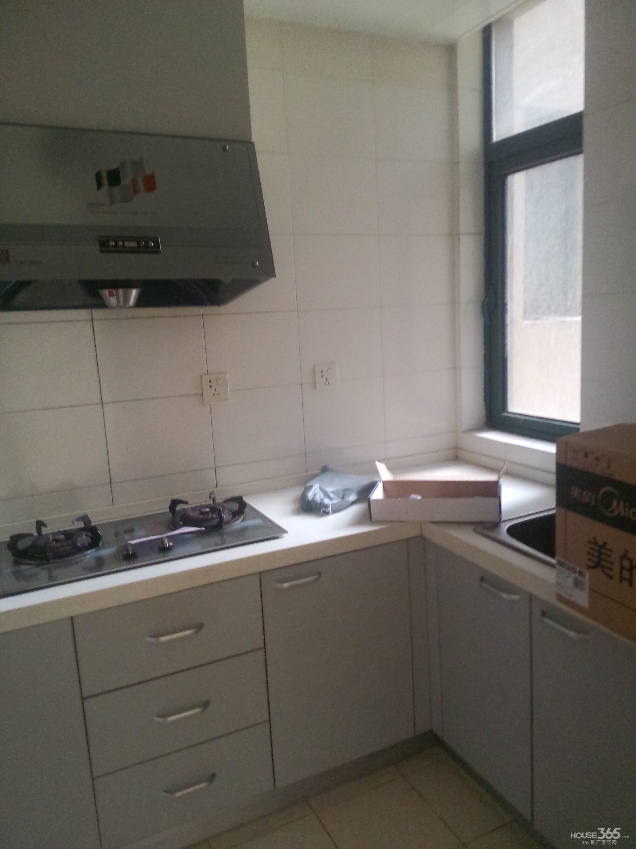 【满五年 星空毛坯房 百家湖西花园 地铁口 两房