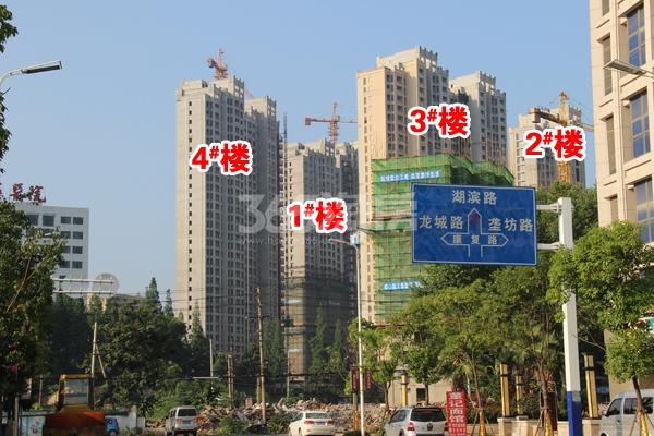 东方龙城绿竹苑的四栋楼全部封顶（2015年7月摄）