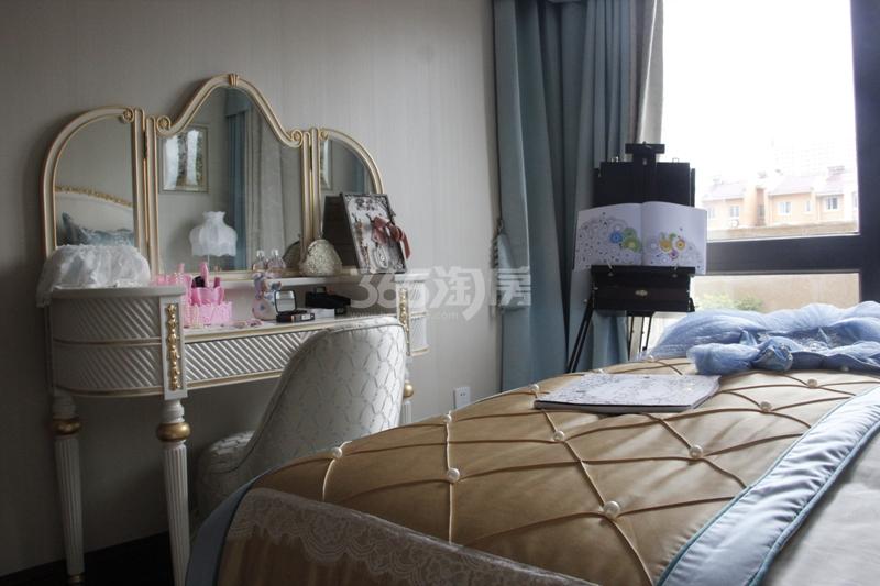 绿城九龙仓钱塘明月E1户型136㎡样板房——梳妆台