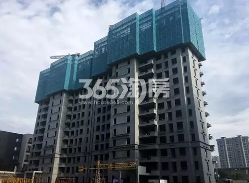 中国铁建西派国际施工进度图（2017.6）6#楼地上34层，15层完成